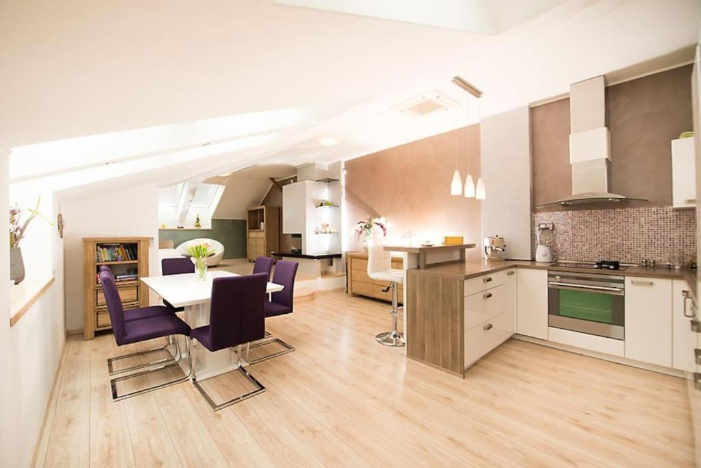 Glamorous Jacuzzi Loft Apartment with Roof Terrace view 4