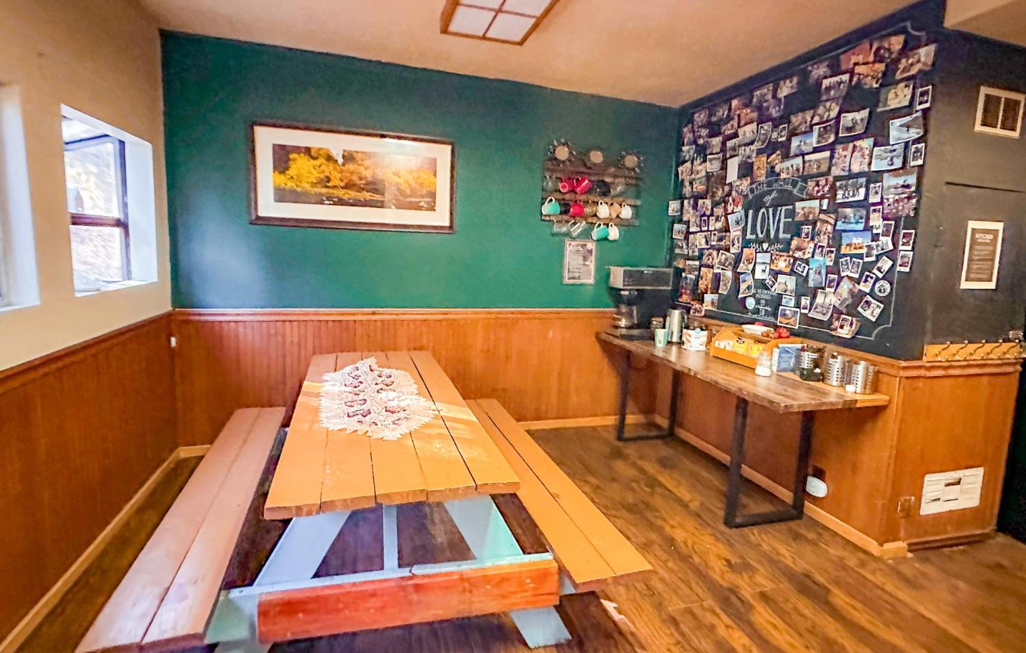 ITH Big Bear Lake Hostel & Lodge