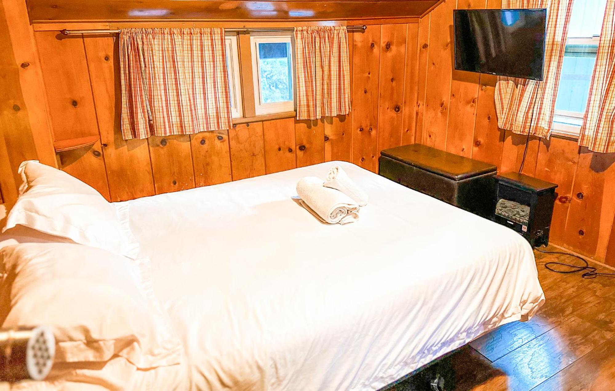 ITH Big Bear Lake Hostel & Lodge