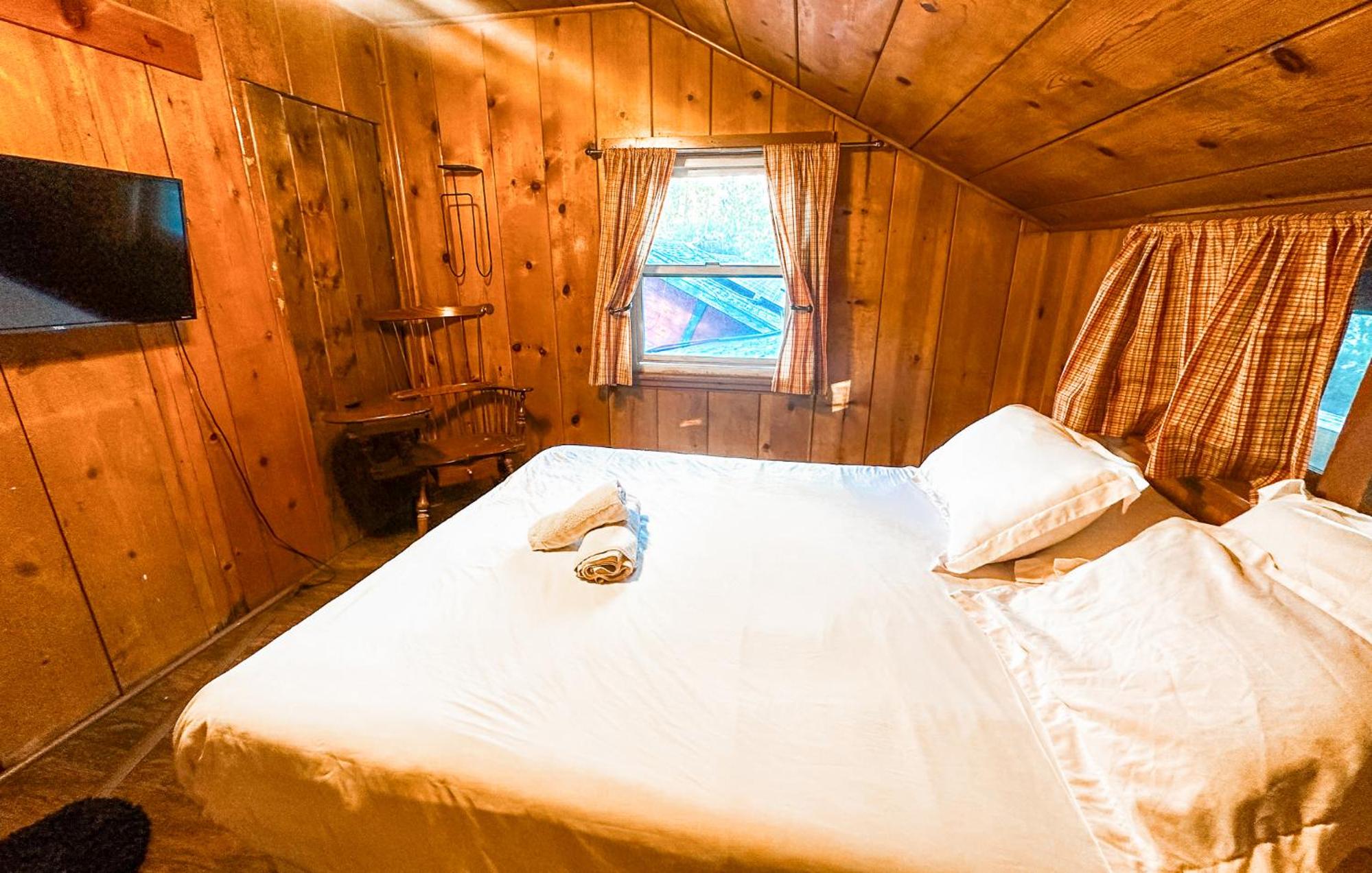 ITH Big Bear Lake Hostel & Lodge