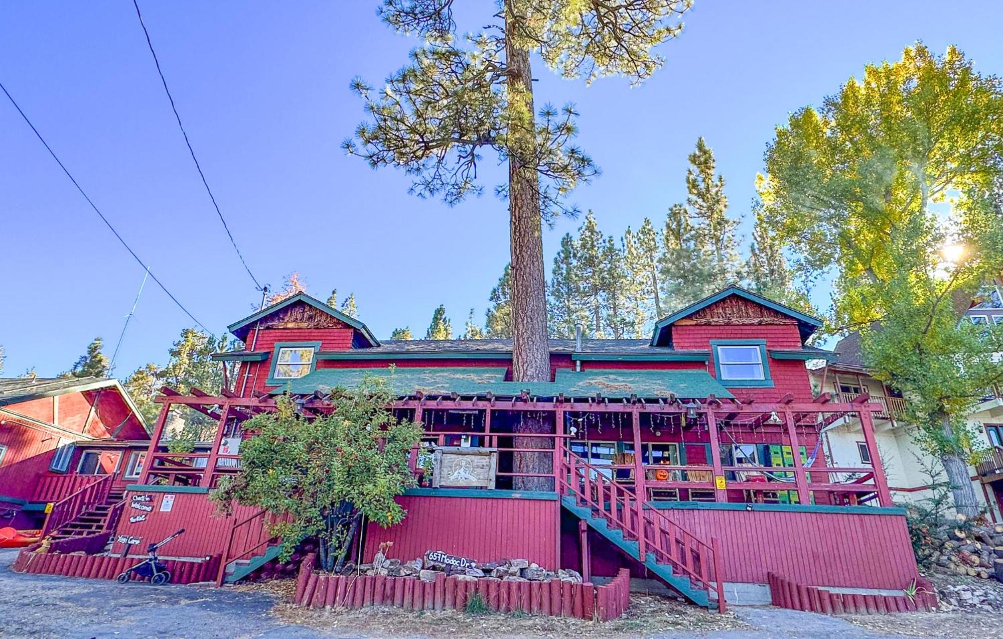 Hotel ITH Big Bear Lake Hostel & Retreat Center - Image 1