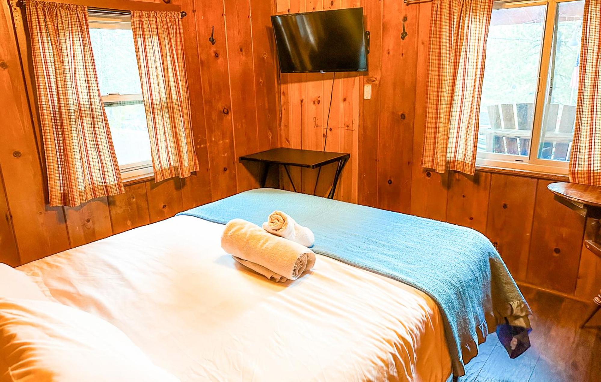 ITH Big Bear Lake Hostel & Lodge