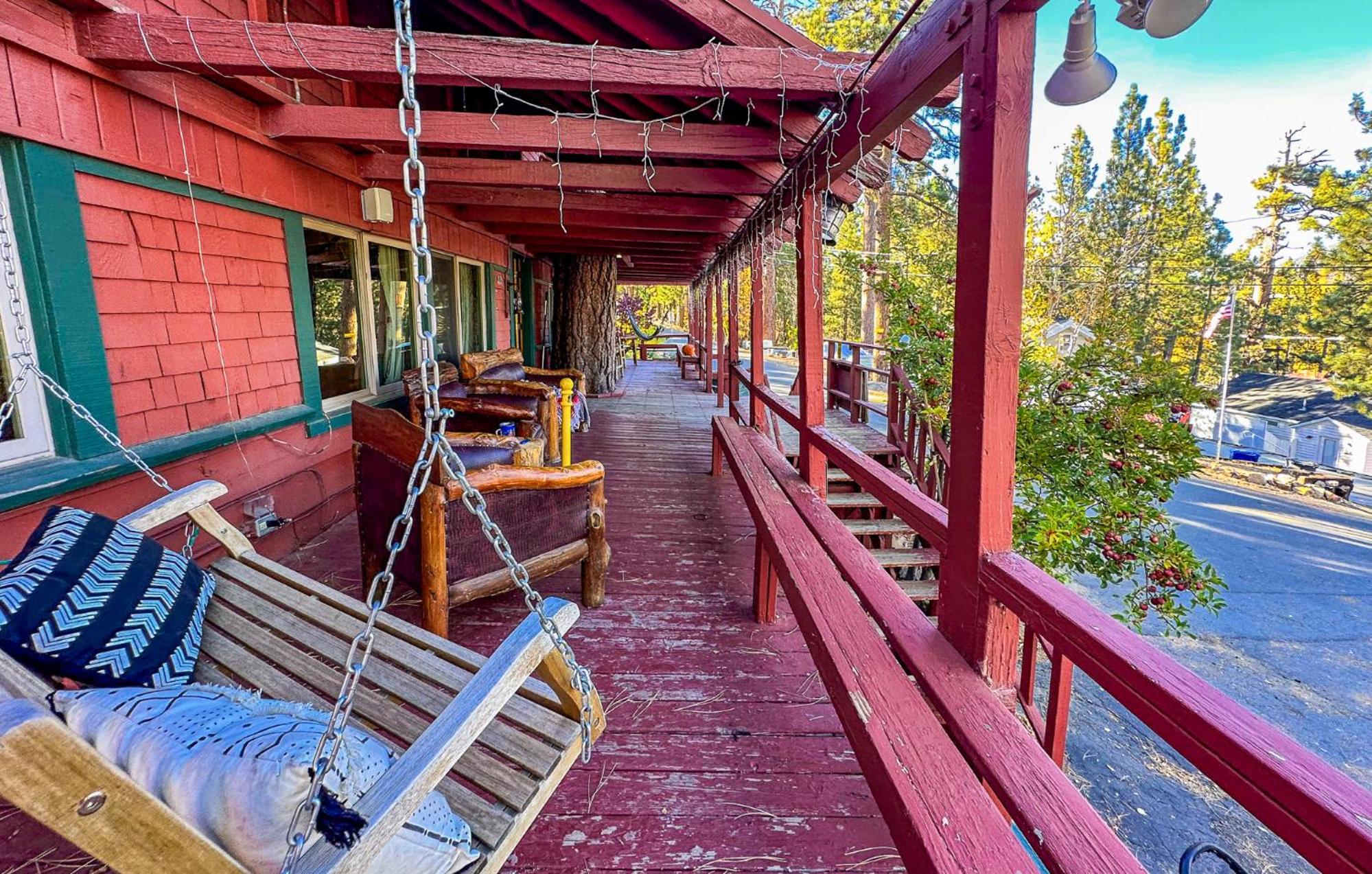 ITH Big Bear Lake Hostel & Lodge