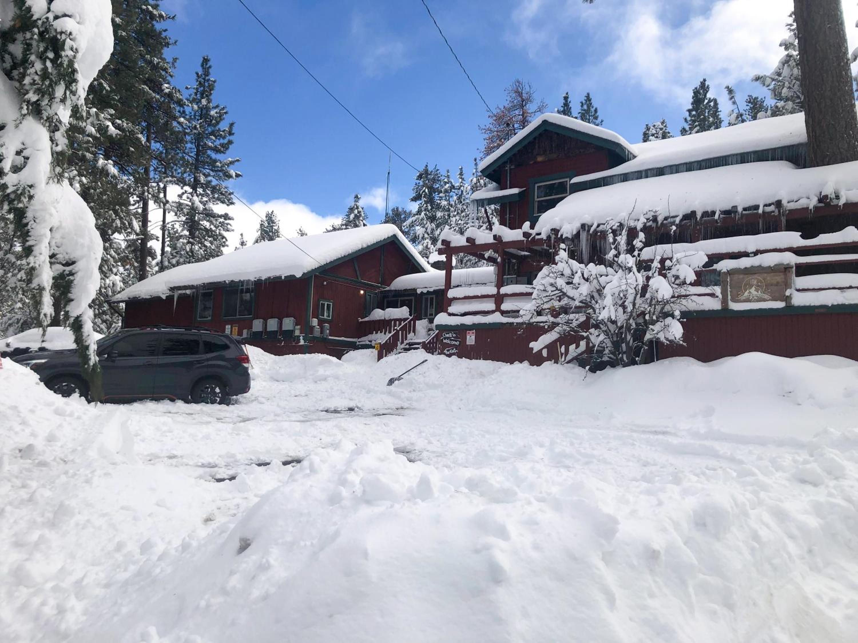 ITH Big Bear Lake Hostel & Lodge