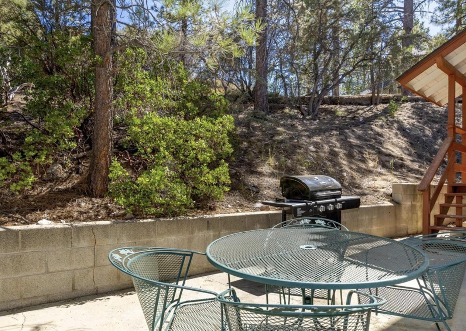 ITH Big Bear Lake Hostel & Lodge