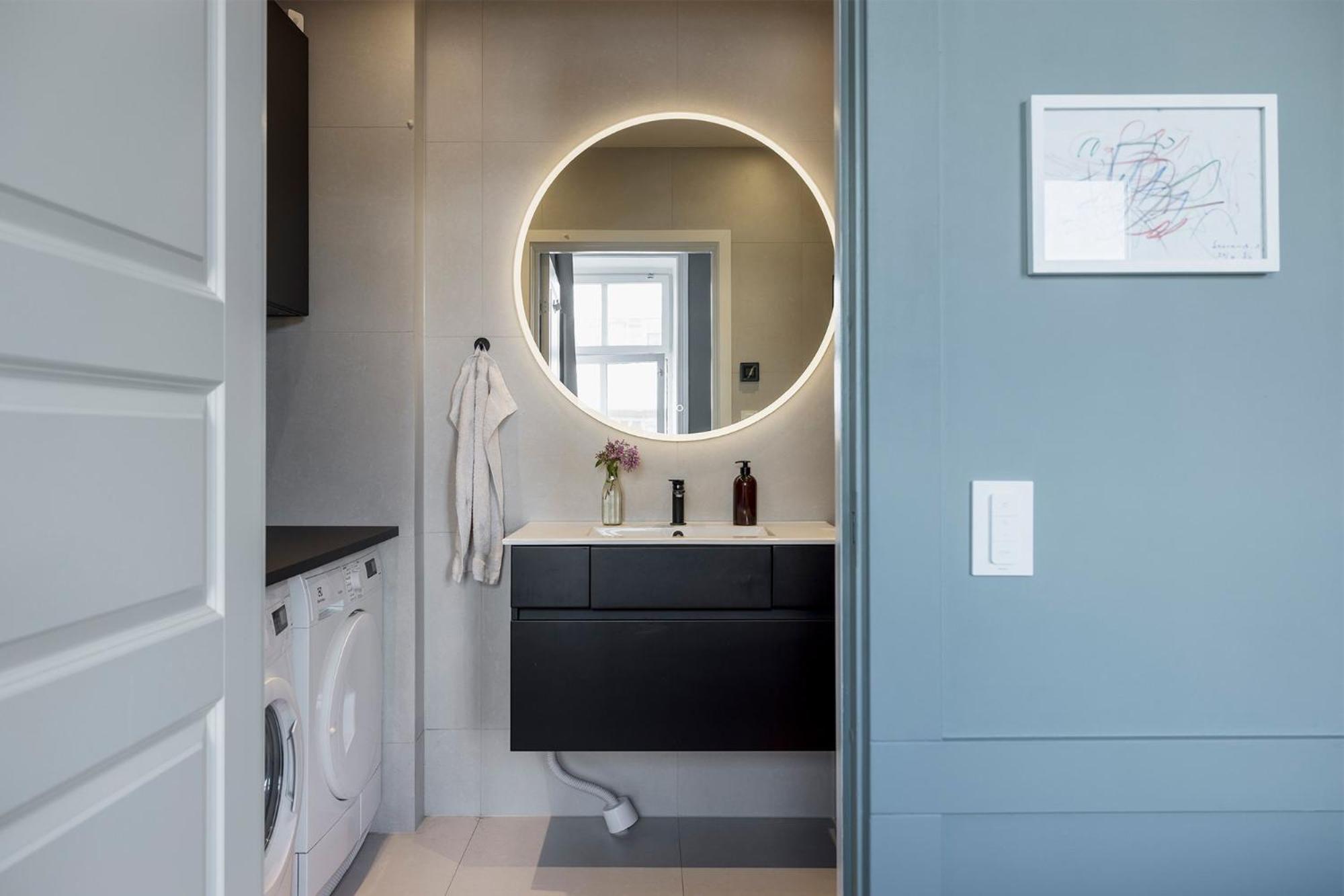 Luxurious Couples Smart Home view 3