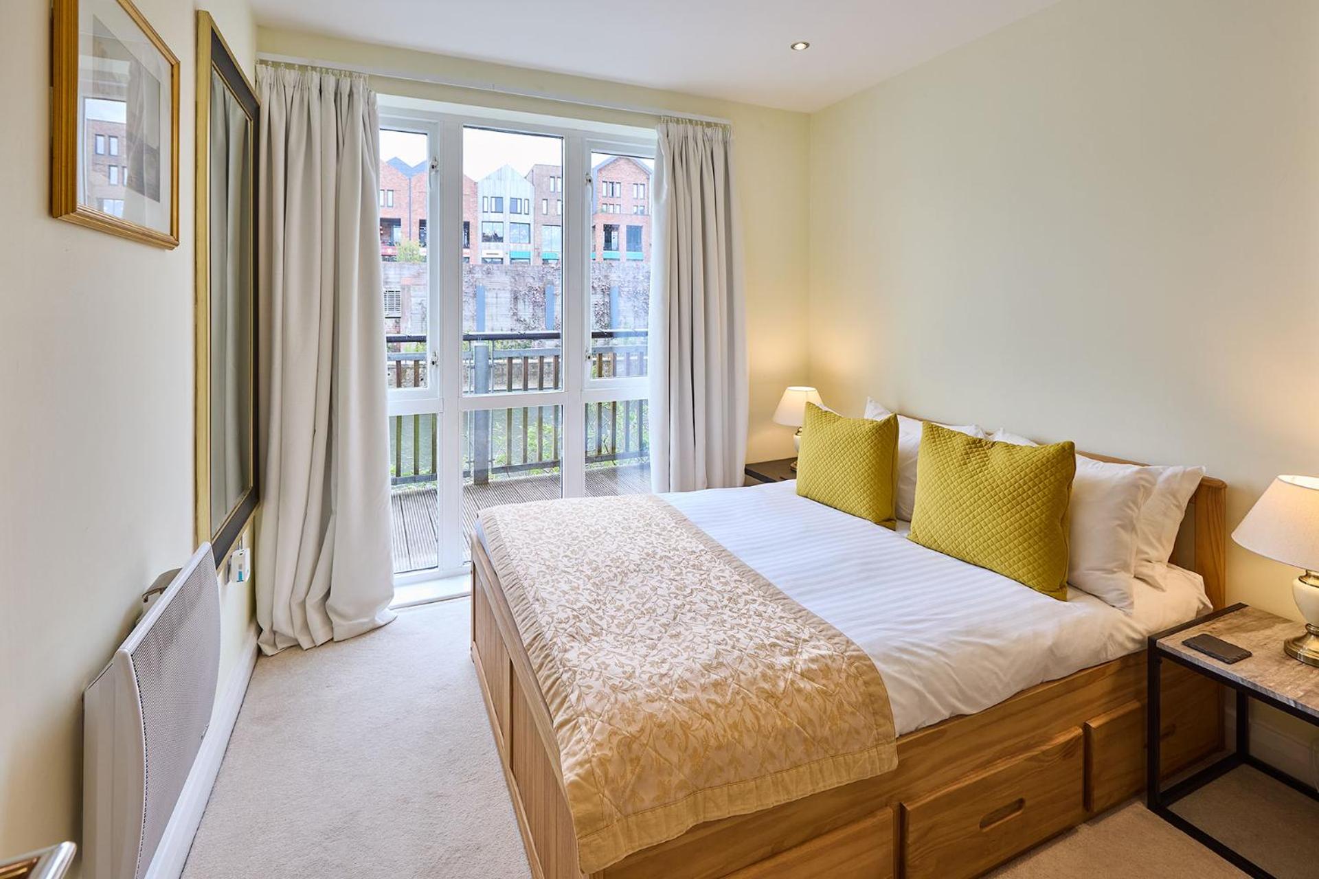 Host & Stay - Waterside view 3