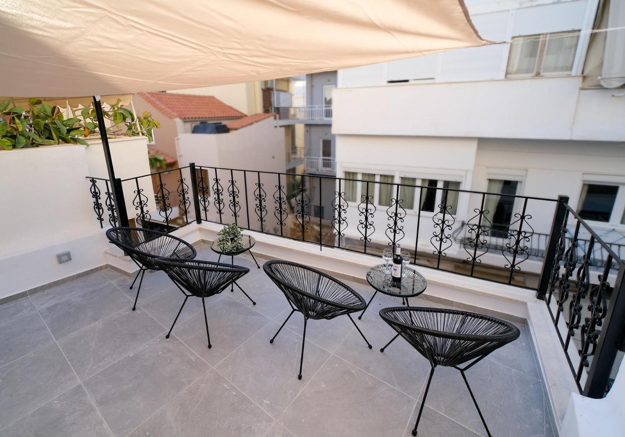 DUOMO City Center Suites view 4