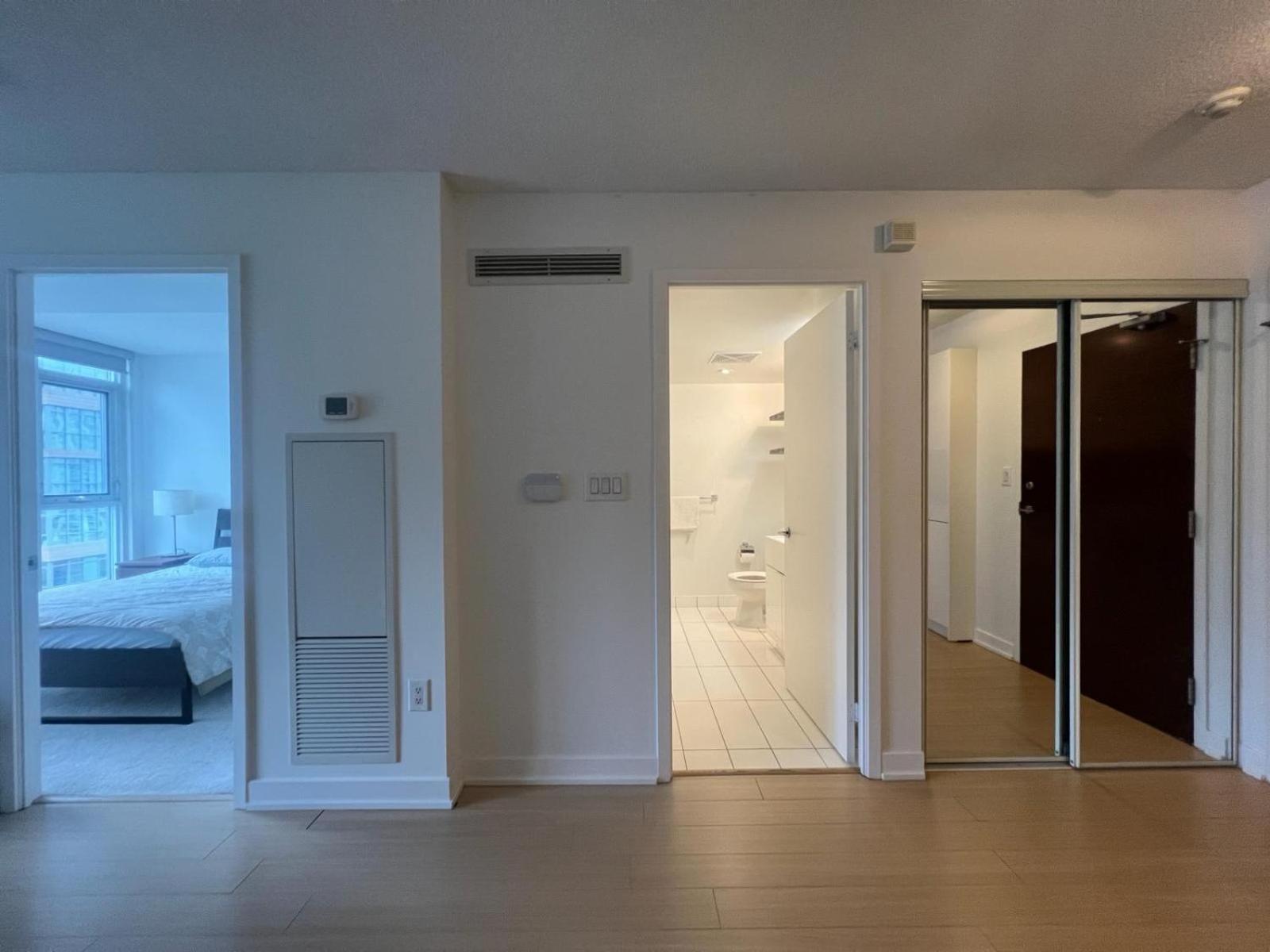 Tranquil Apartment in Downtown Toronto
