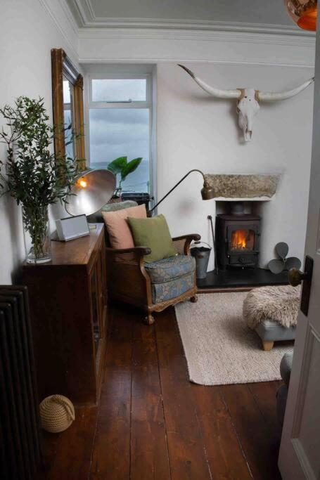 Family House with Garden & Sea Views view 3