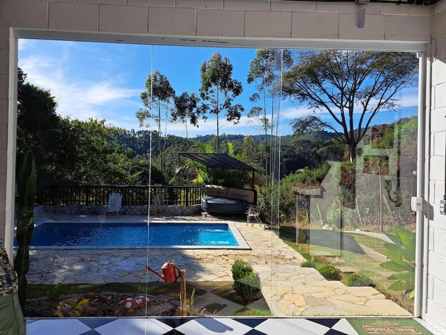 Casa para relaxar, estilosa, privativa e pet friendly
