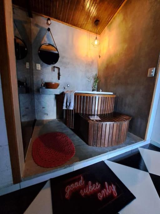 Casa para relaxar, estilosa, privativa e pet friendly