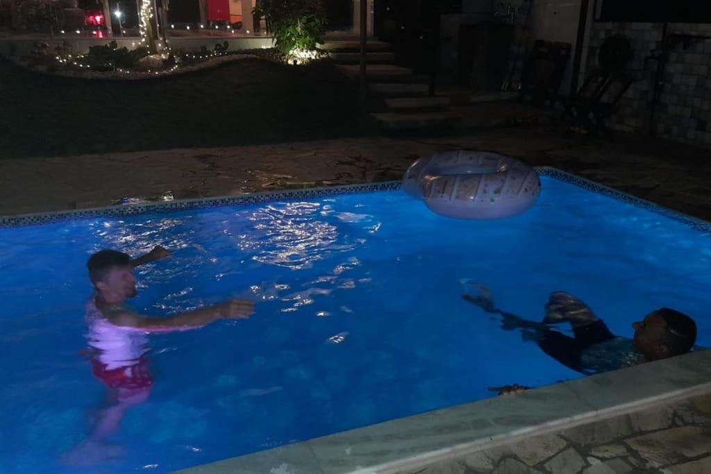 Casa para relaxar, estilosa, privativa e pet friendly
