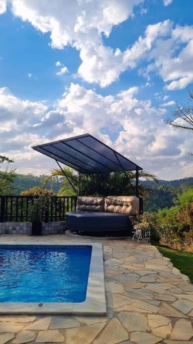 Casa para relaxar, estilosa, privativa e pet friendly
