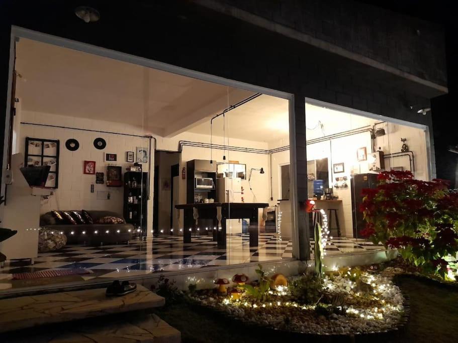 Casa para relaxar, estilosa, privativa e pet friendly