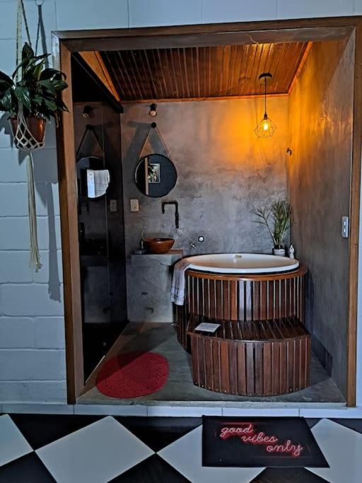 Casa para relaxar, estilosa, privativa e pet friendly