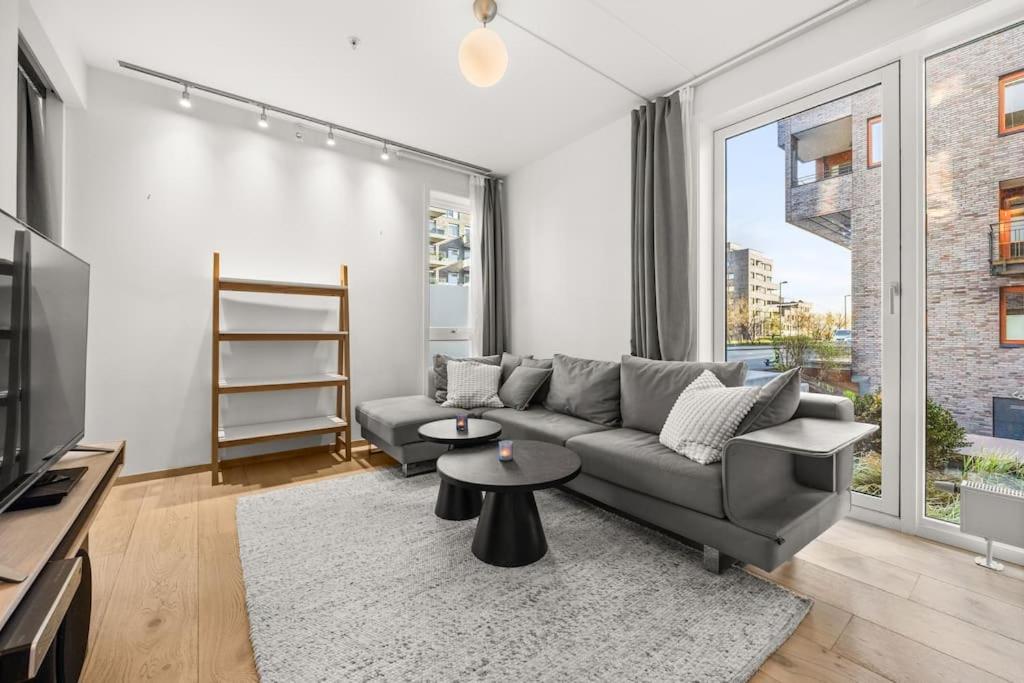 Luxury 2-bedroom Apartment with Seaview in Oslo City Center view 4