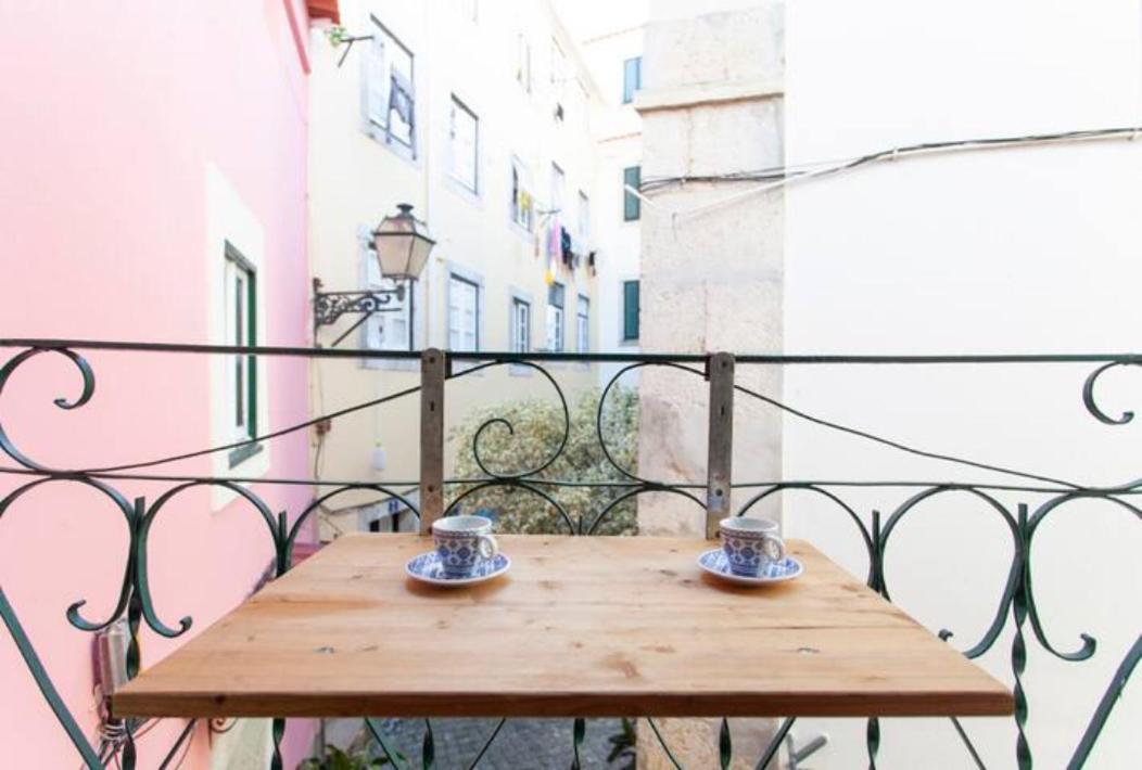 Alfama II, eco-penthouse with french balcony - main view