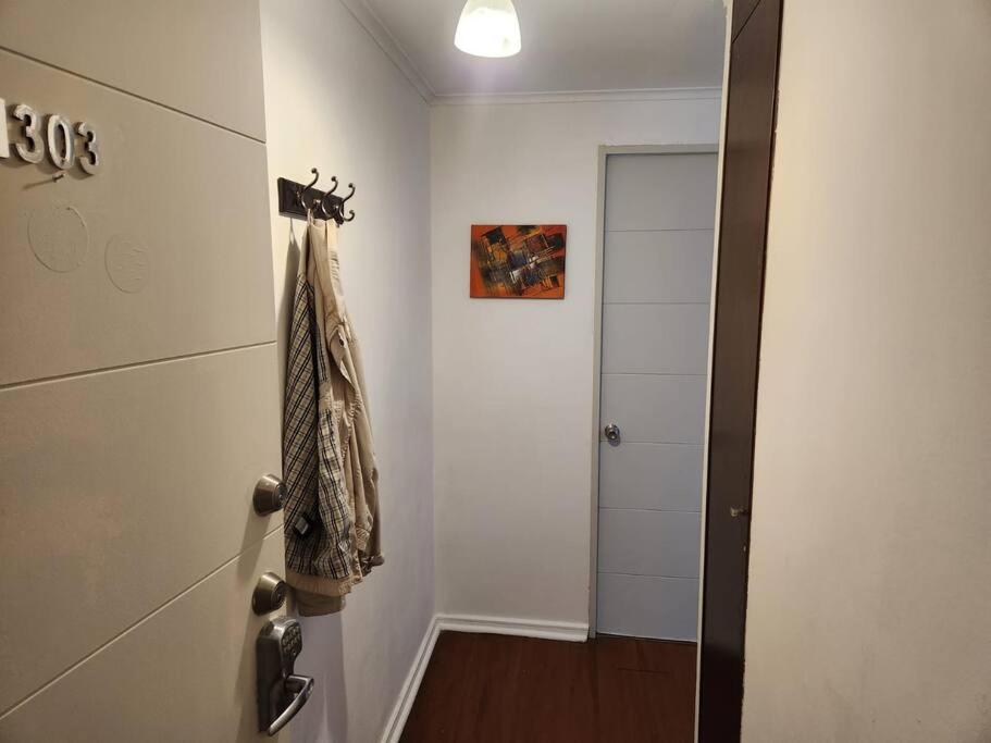 MWC Apartments - Compañía
