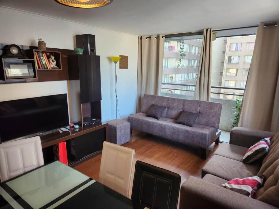 MWC Apartments - Compañía