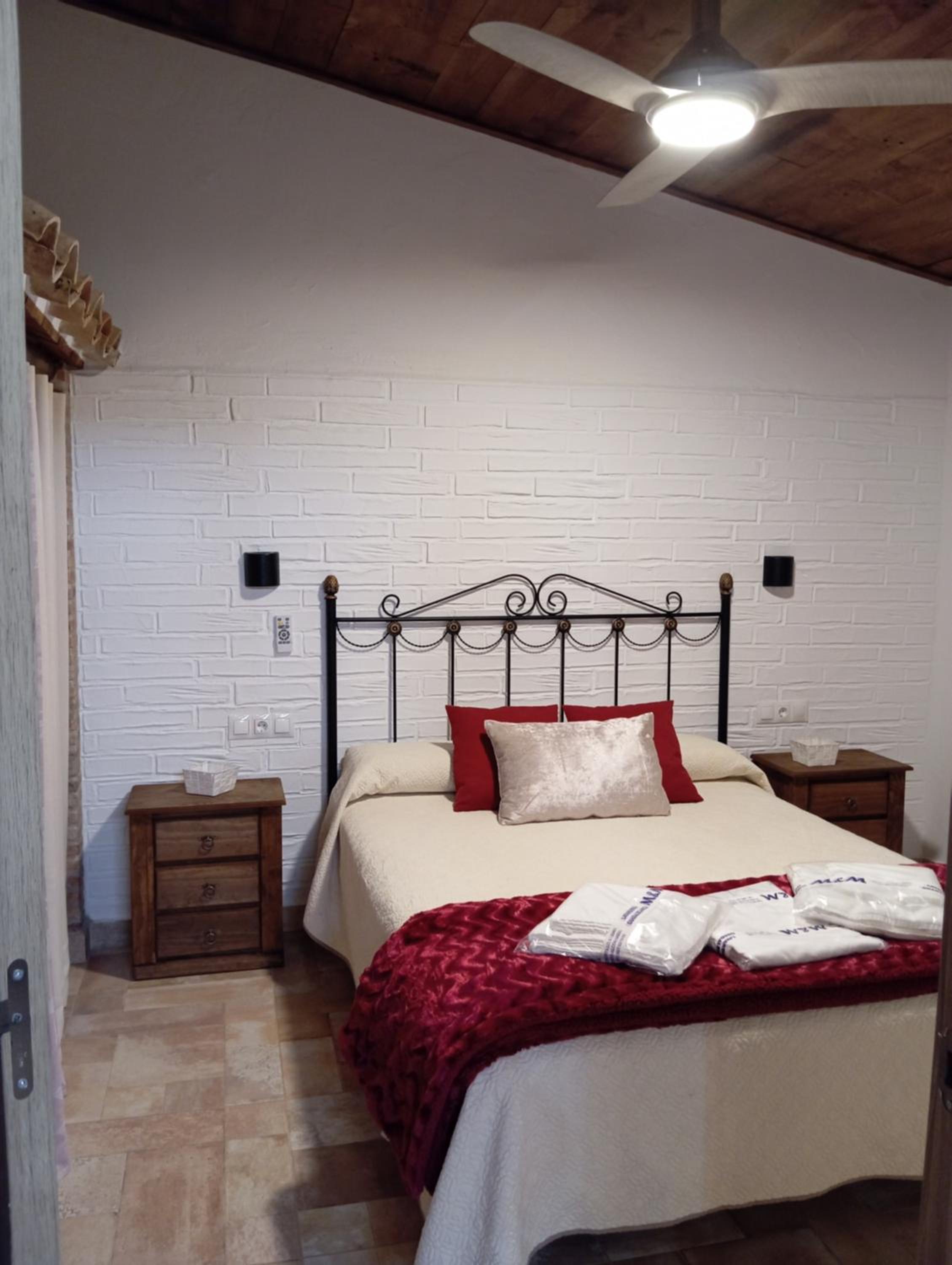 ENTRESIERRAS Apartamentos rurales con chimenea, barbacoa y espacio para eventos