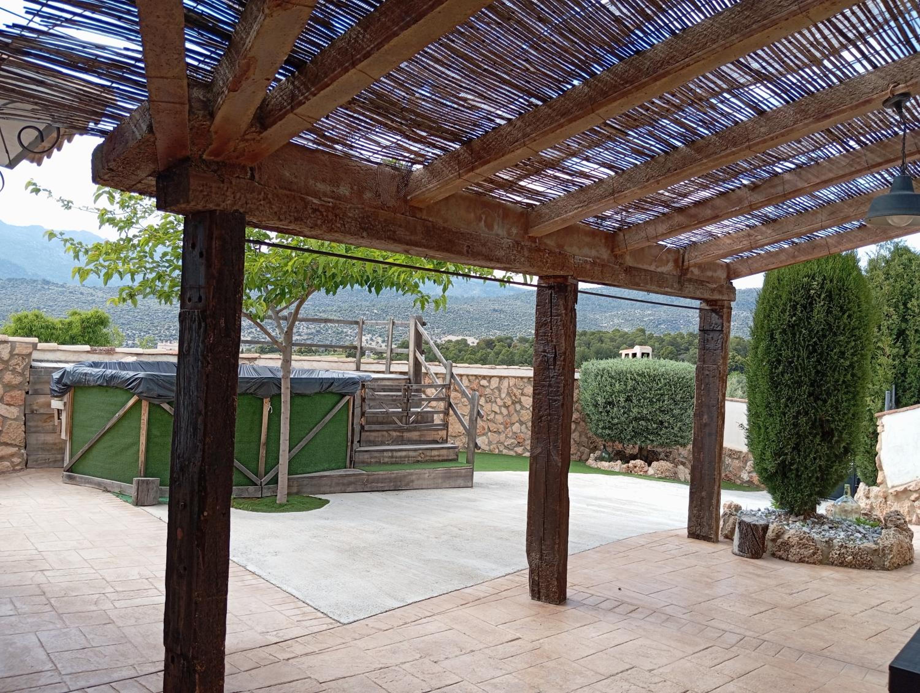 ENTRESIERRAS Apartamentos rurales con chimenea, barbacoa y espacio para eventos