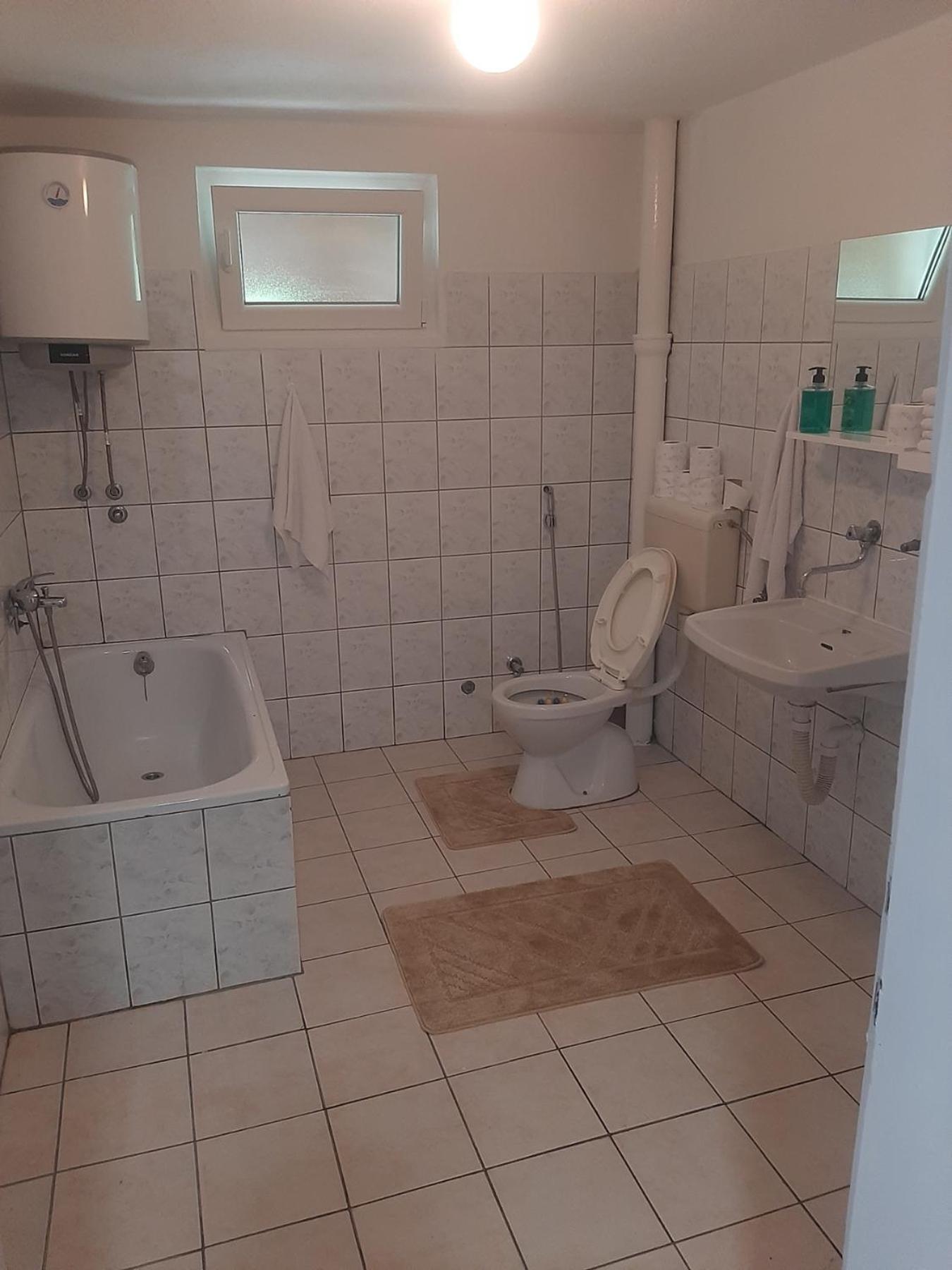Hasan's apartment - holiday house - vikendica - kuća za odmor - apartman