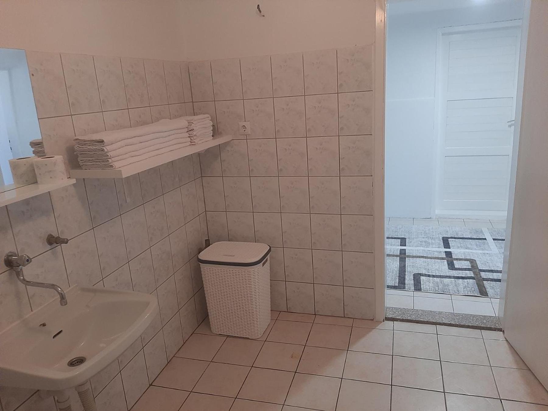 Hasan's apartment - holiday house - vikendica - kuća za odmor - apartman