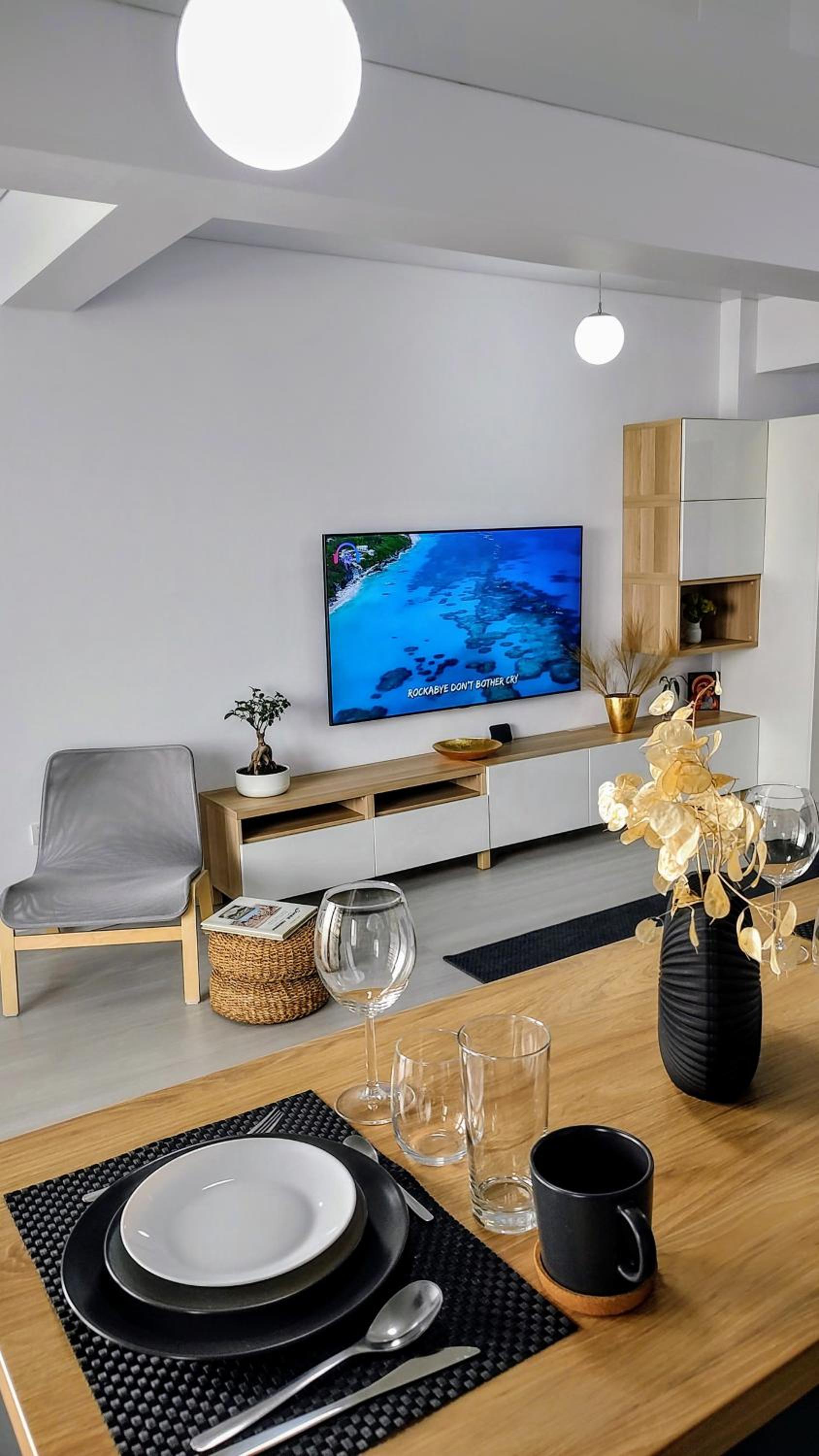 Van Studio