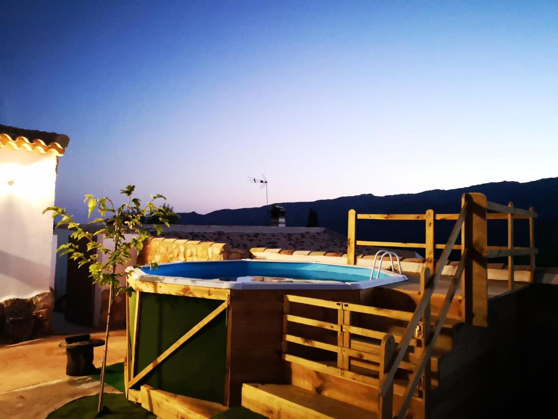 ENTRESIERRAS Apartamentos rurales con chimenea, barbacoa y espacio para eventos