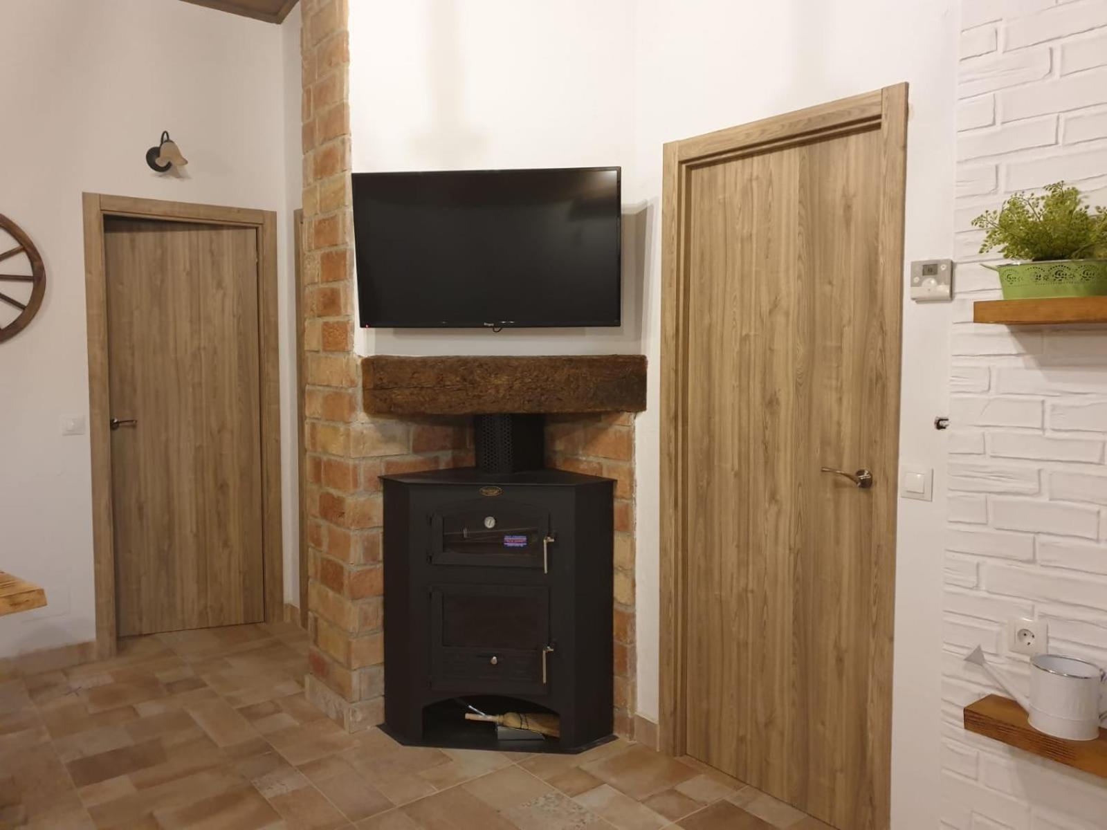 ENTRESIERRAS Apartamentos rurales con chimenea, barbacoa y espacio para eventos