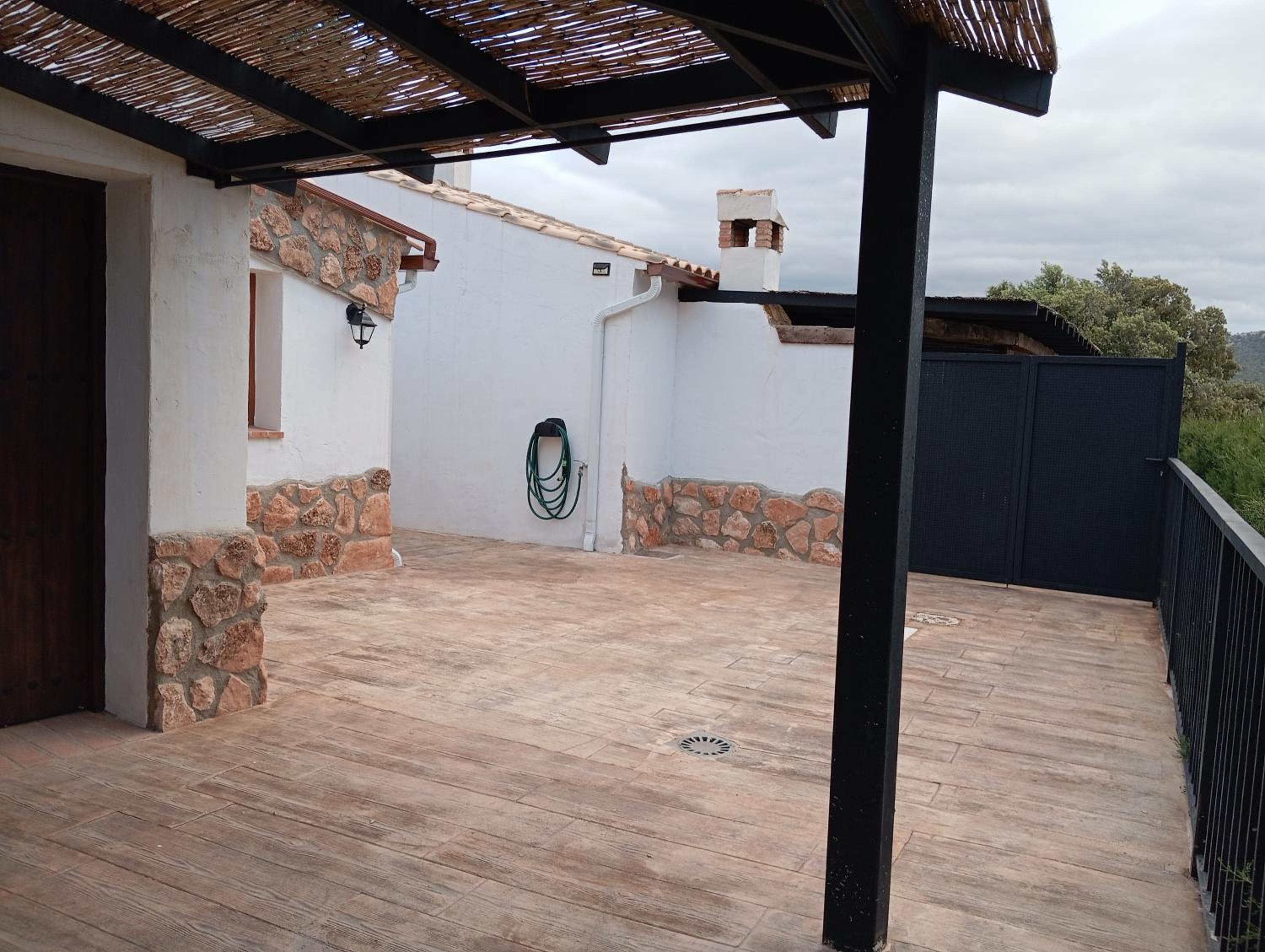 ENTRESIERRAS Apartamentos rurales con chimenea, barbacoa y espacio para eventos