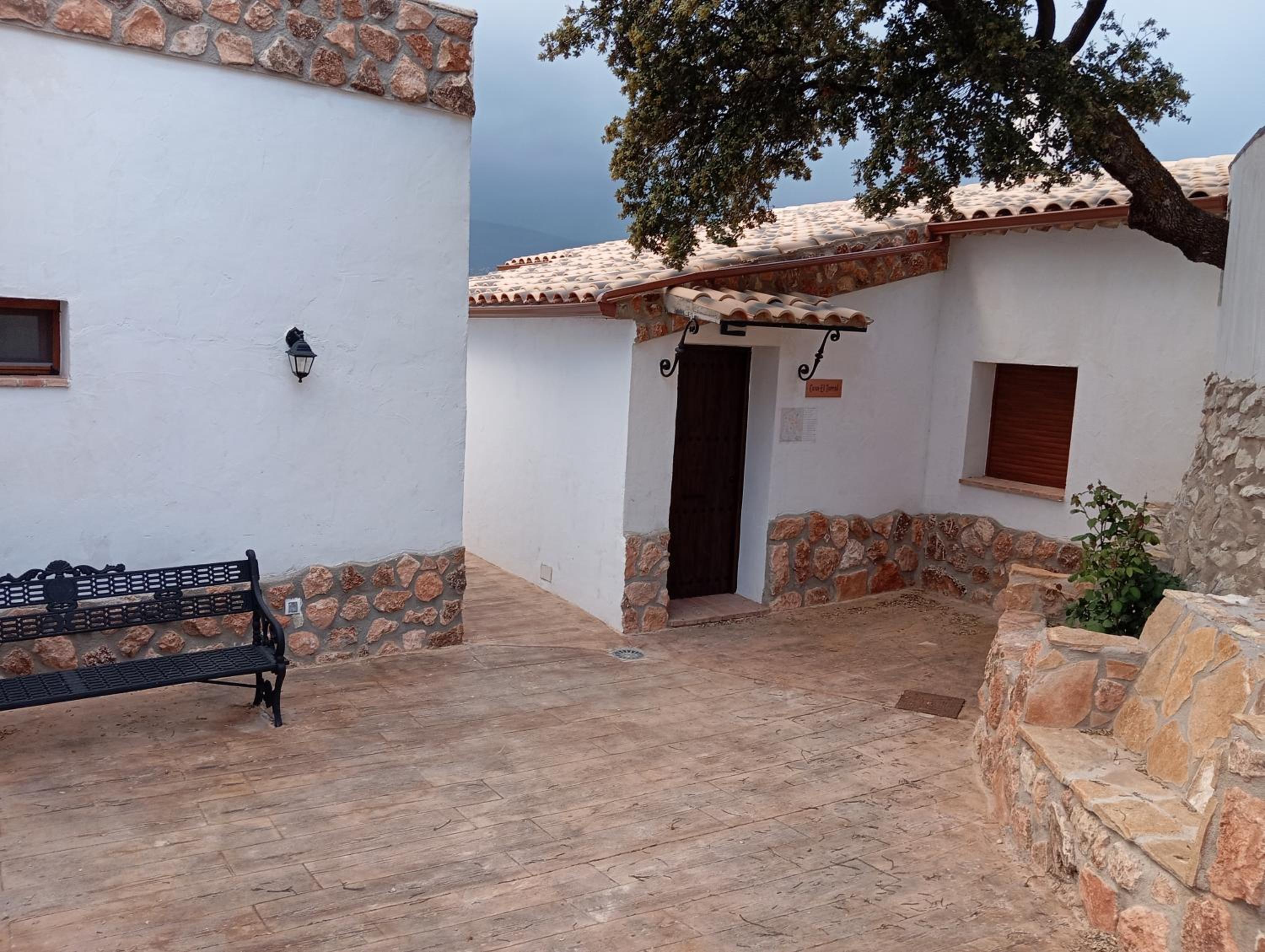 ENTRESIERRAS Apartamentos rurales con chimenea, barbacoa y espacio para eventos