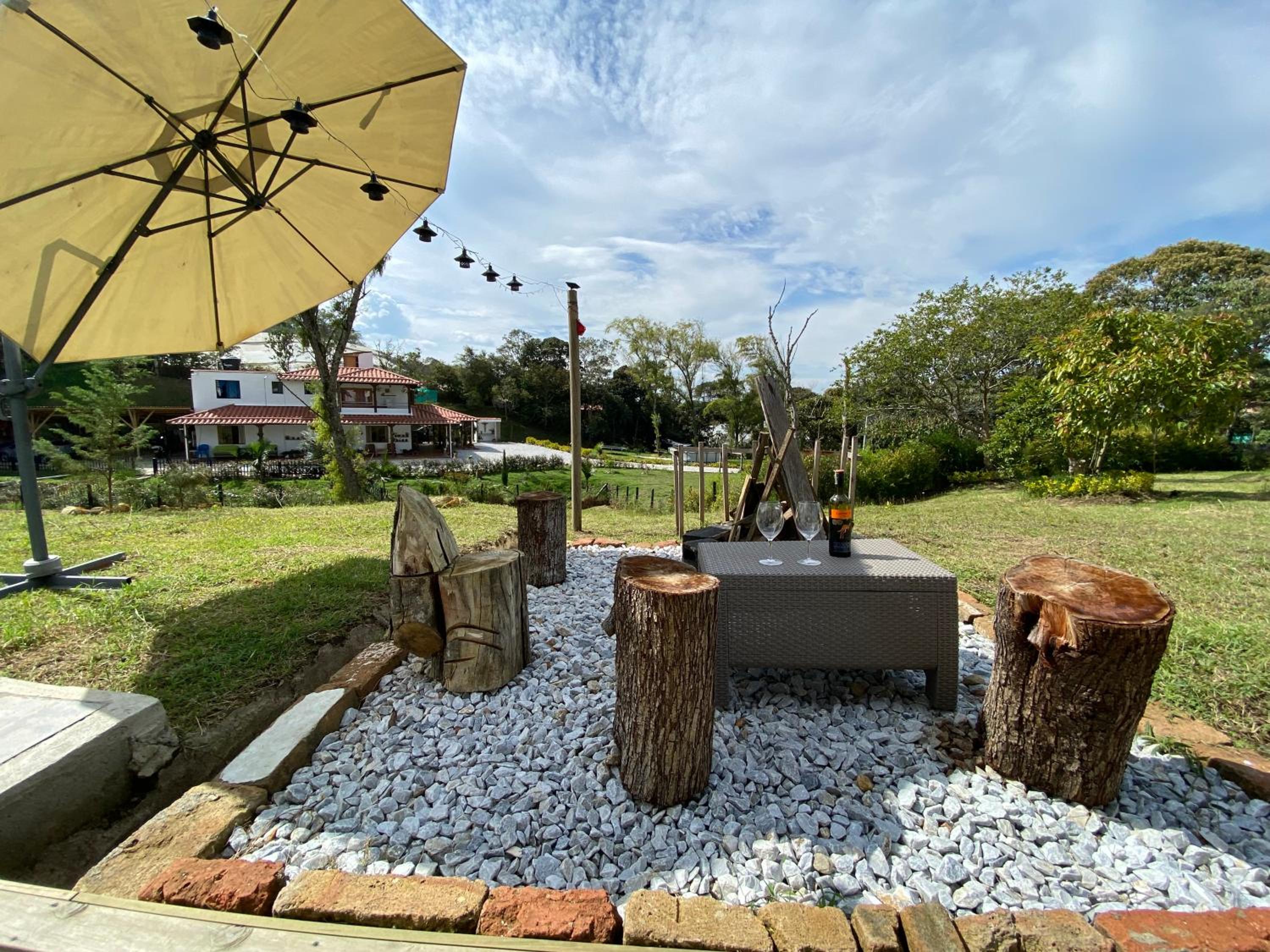Casa campestre descanso relajación jacuzzi BBQ amplias zonas verdes