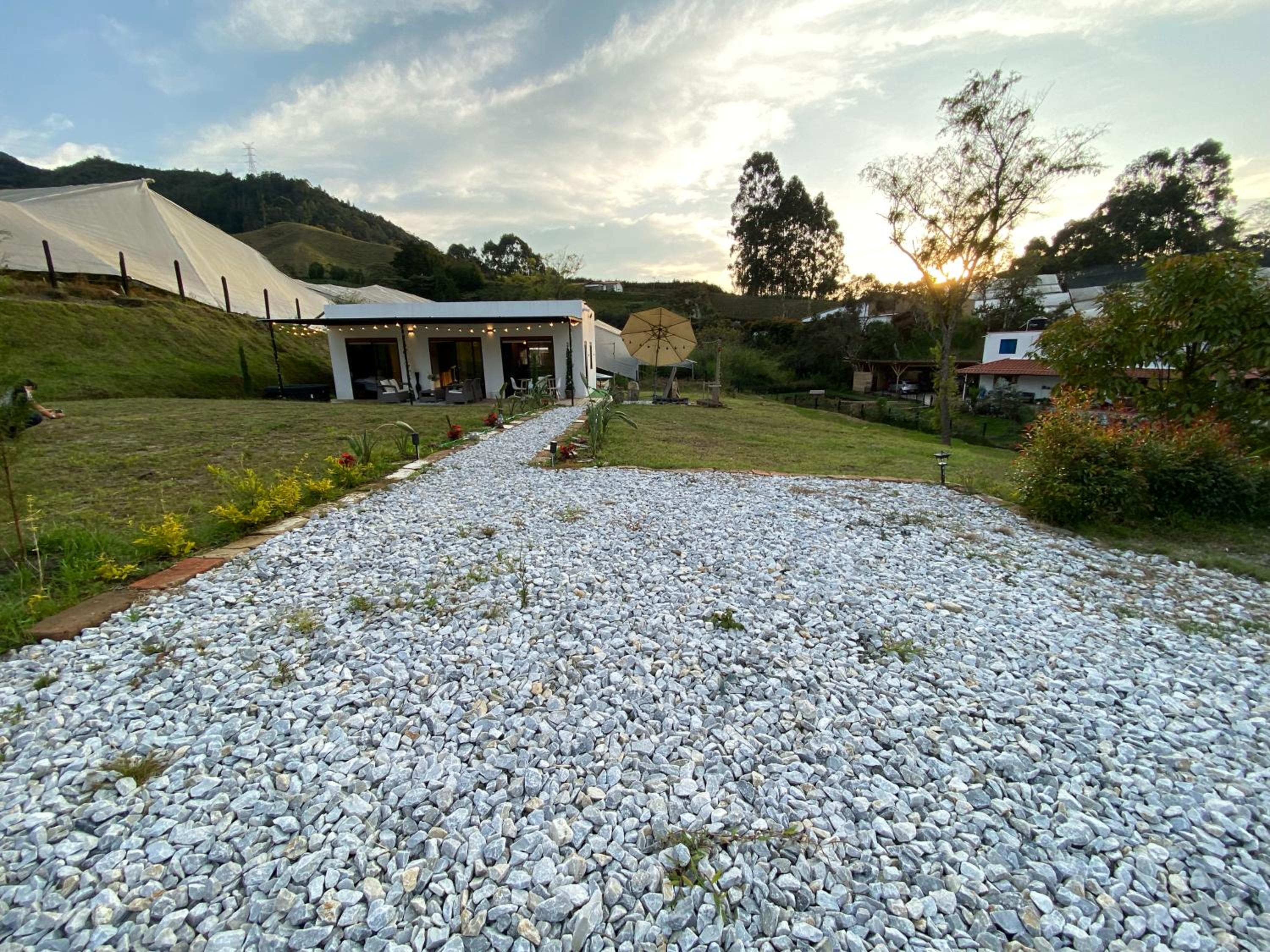 Casa campestre descanso relajación jacuzzi BBQ amplias zonas verdes
