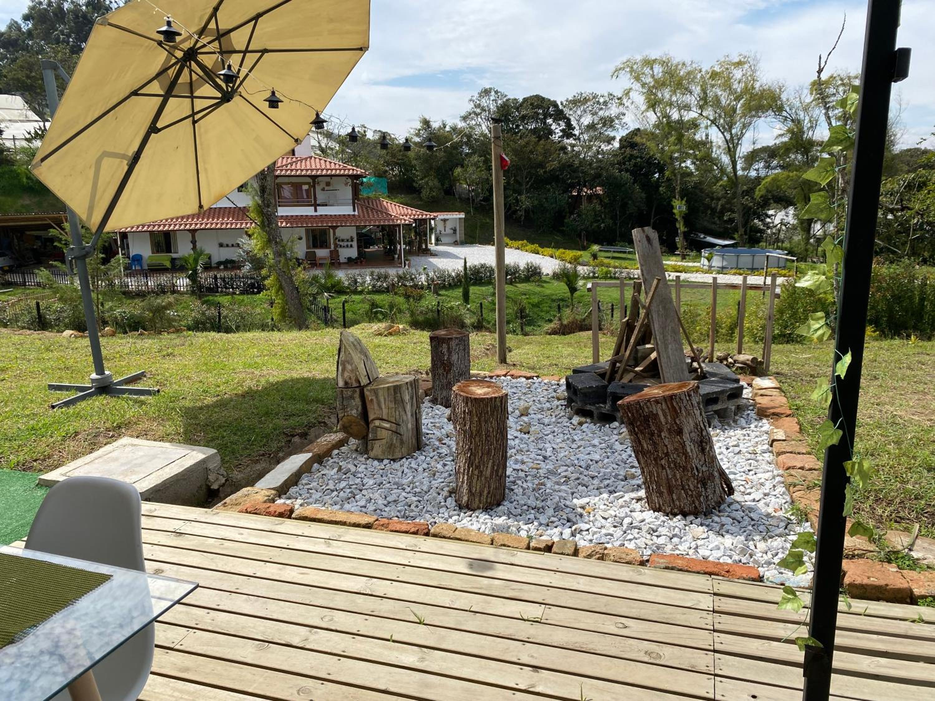 Casa campestre descanso relajación jacuzzi BBQ amplias zonas verdes