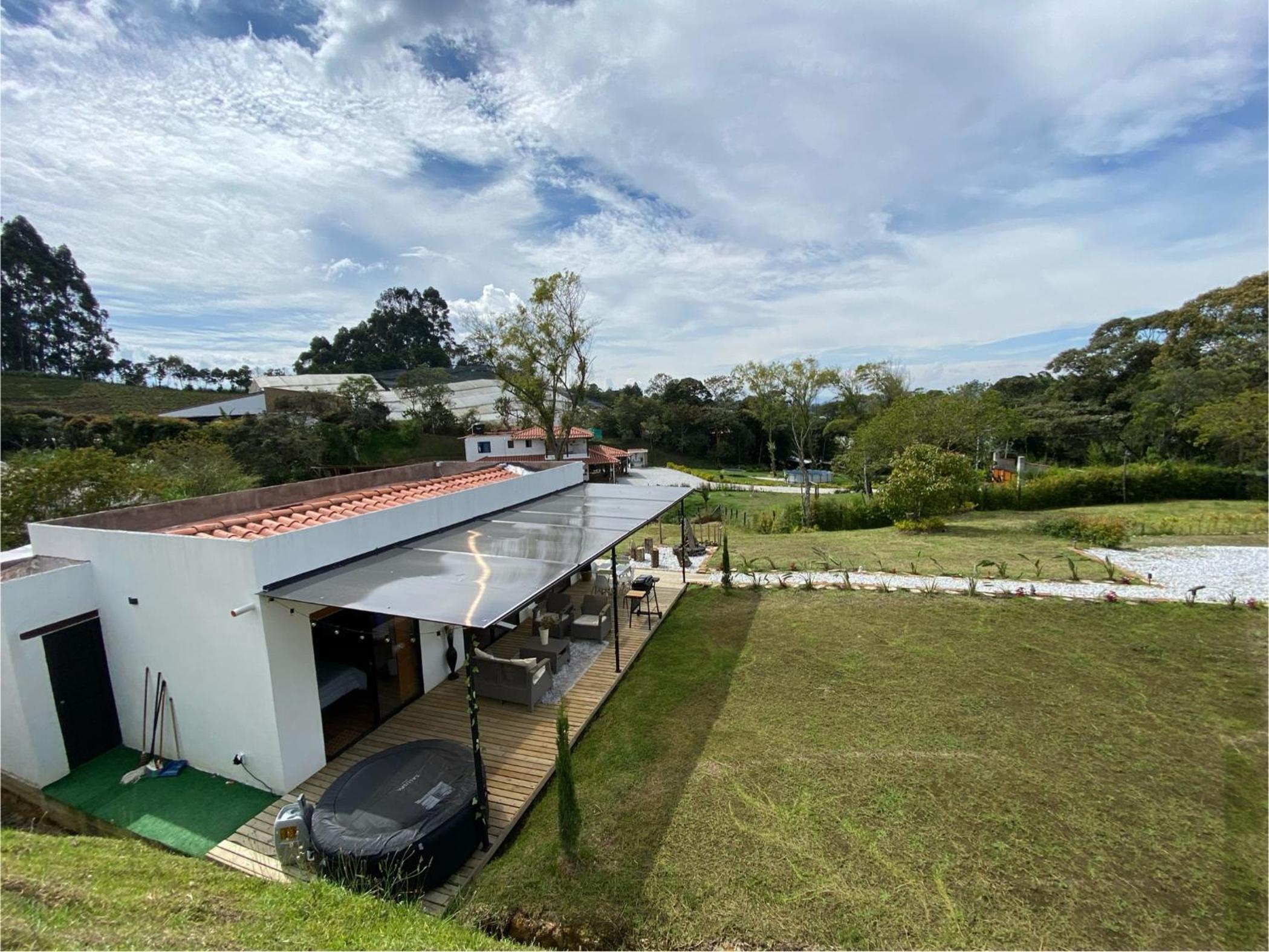 Casa campestre descanso relajación jacuzzi BBQ amplias zonas verdes