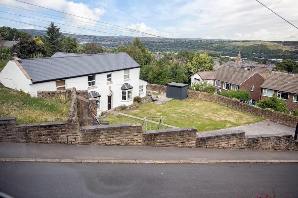 Immaculate Ground Floor Flat - Families