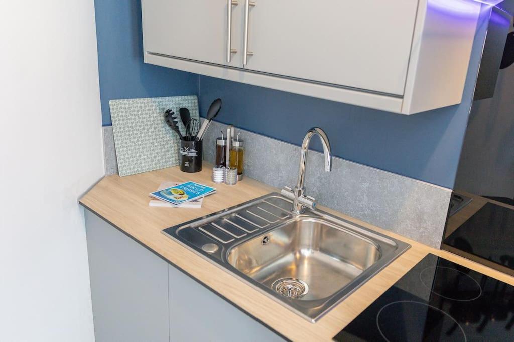Immaculate Ground Floor Flat - Families