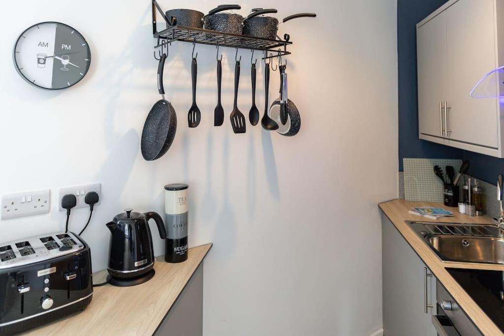 Immaculate Ground Floor Flat - Families