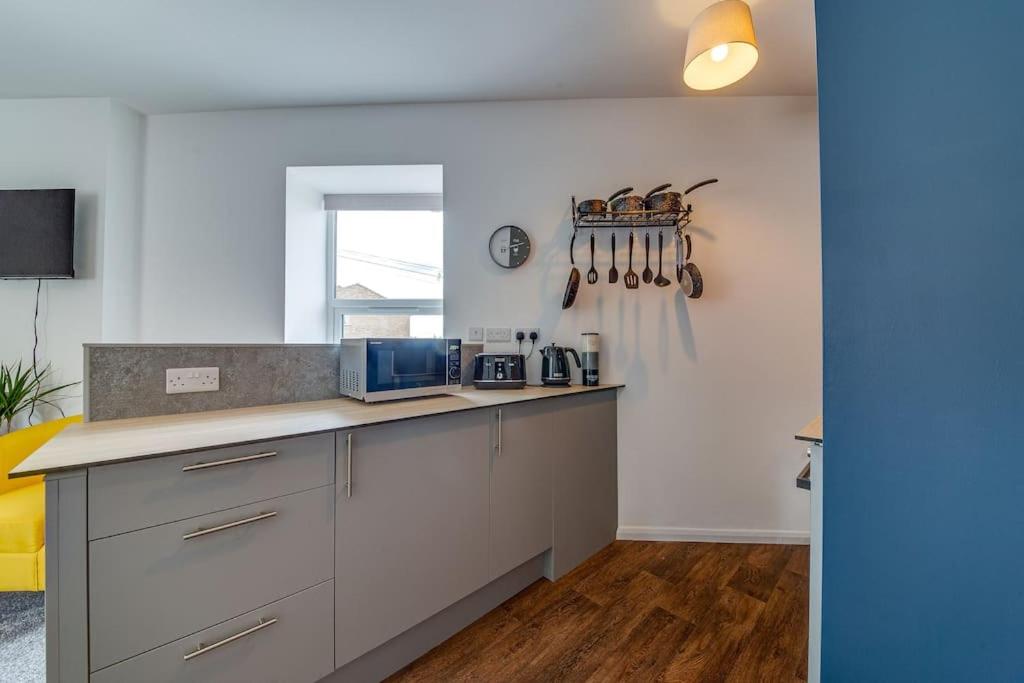 Immaculate Ground Floor Flat - Families