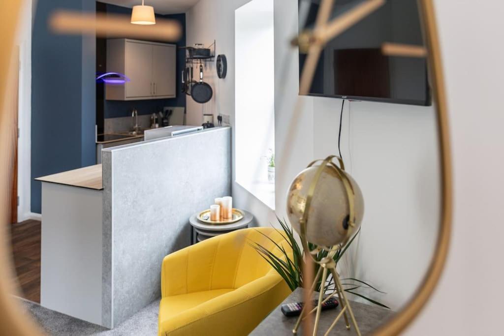Immaculate Ground Floor Flat - Families
