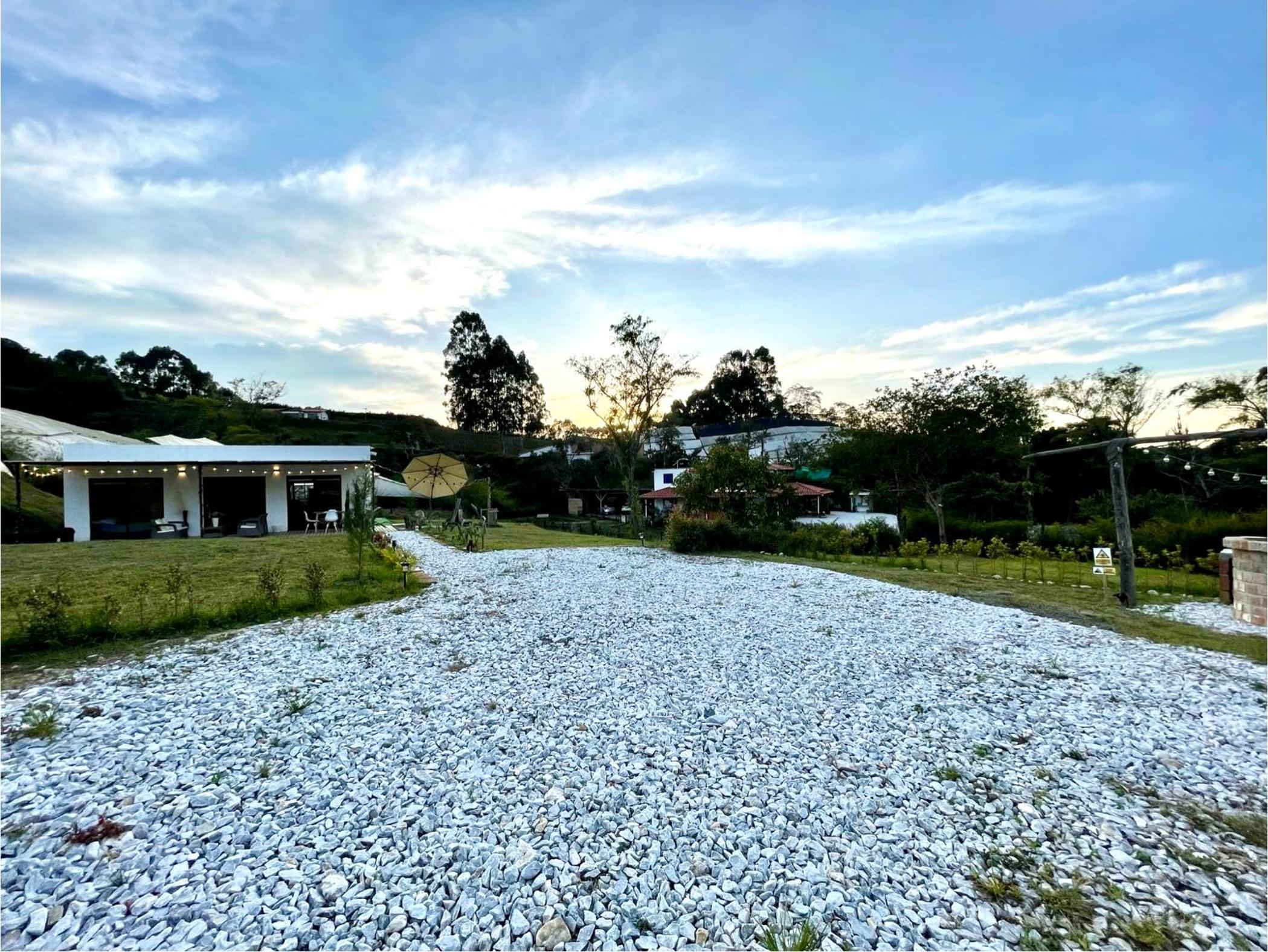 Casa campestre descanso relajación jacuzzi BBQ amplias zonas verdes