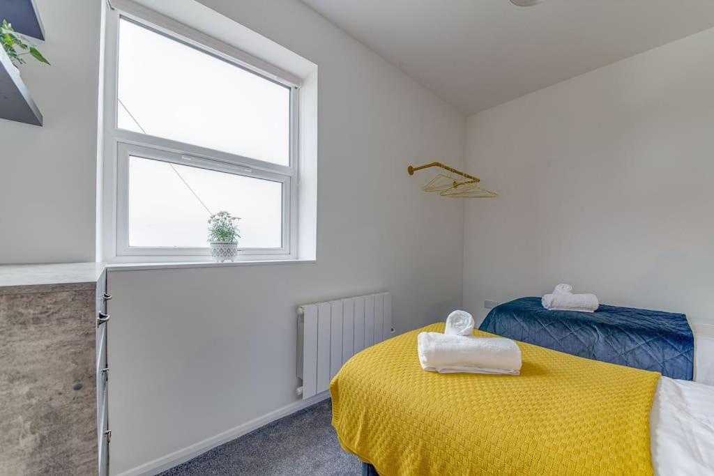 Immaculate Ground Floor Flat - Families