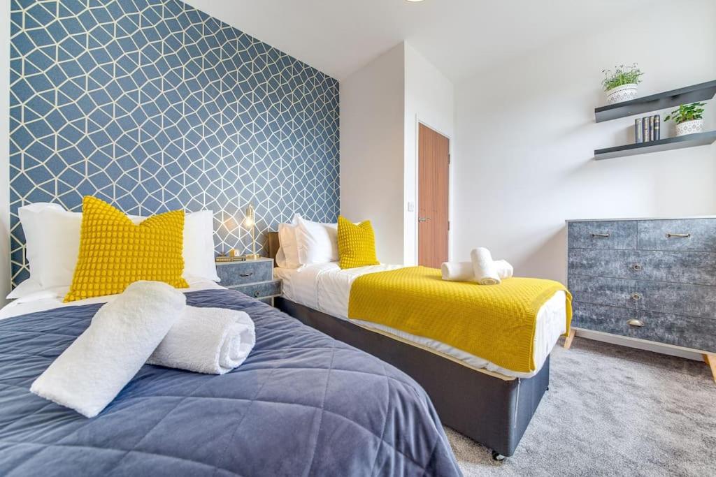 Immaculate Ground Floor Flat - Families