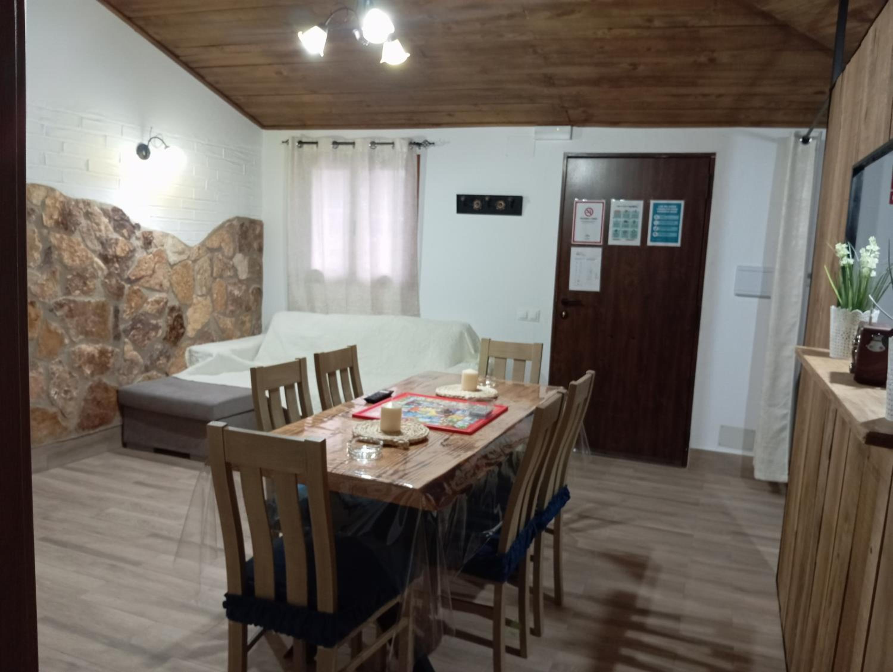 ENTRESIERRAS Apartamentos rurales con chimenea, barbacoa y espacio para eventos