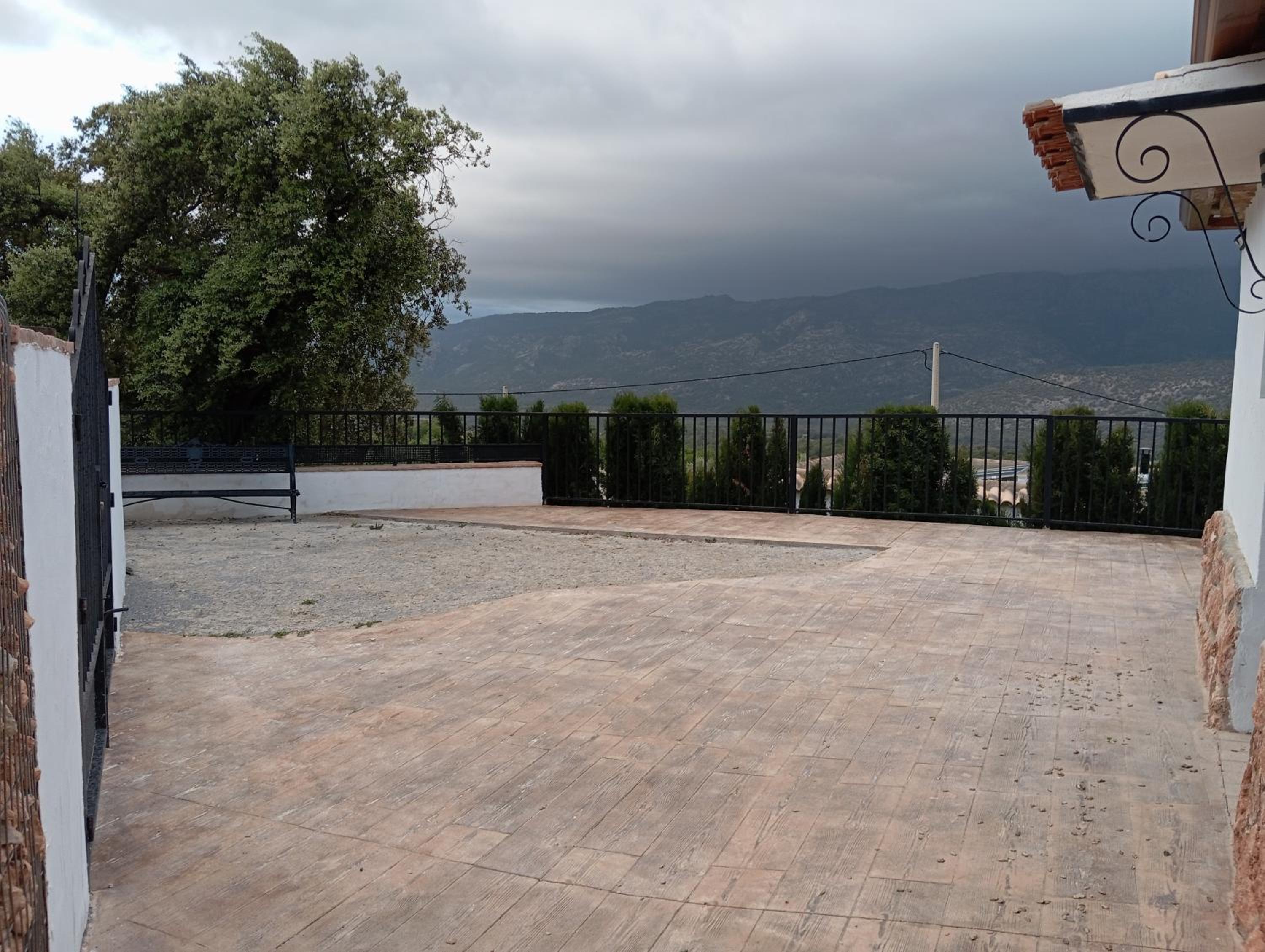 ENTRESIERRAS Apartamentos rurales con chimenea, barbacoa y espacio para eventos