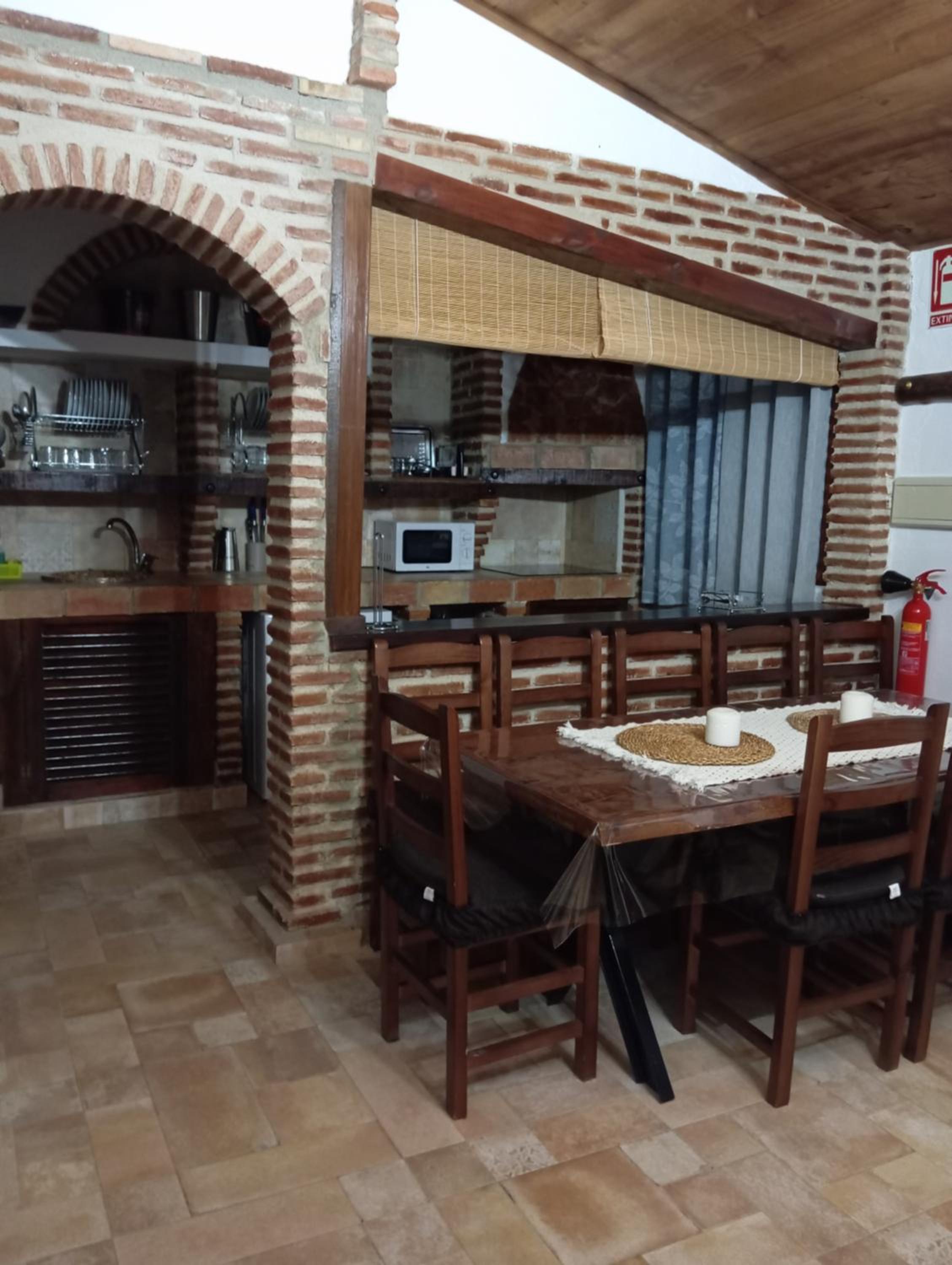ENTRESIERRAS Apartamentos rurales con chimenea, barbacoa y espacio para eventos