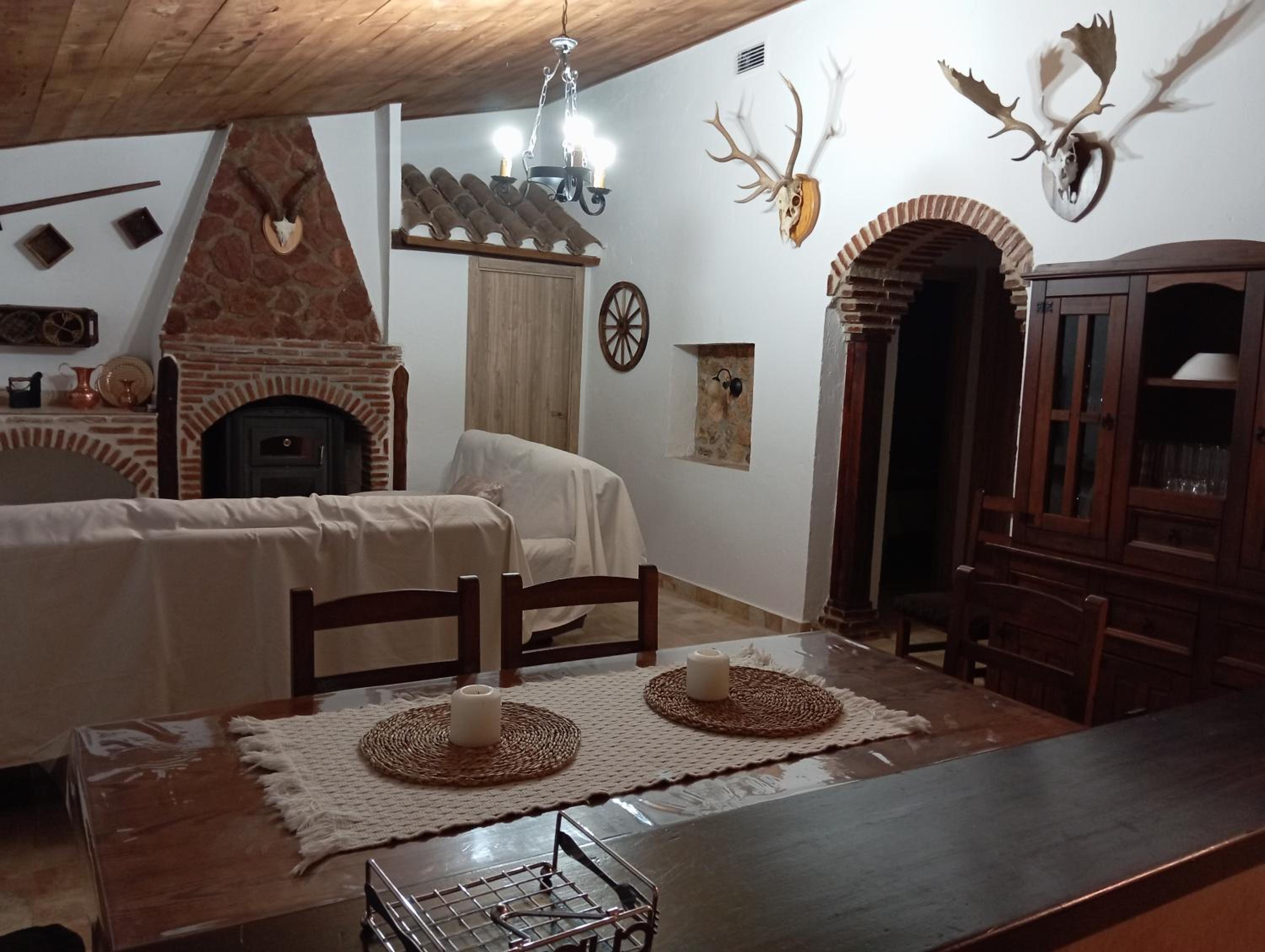 ENTRESIERRAS Apartamentos rurales con chimenea, barbacoa y espacio para eventos