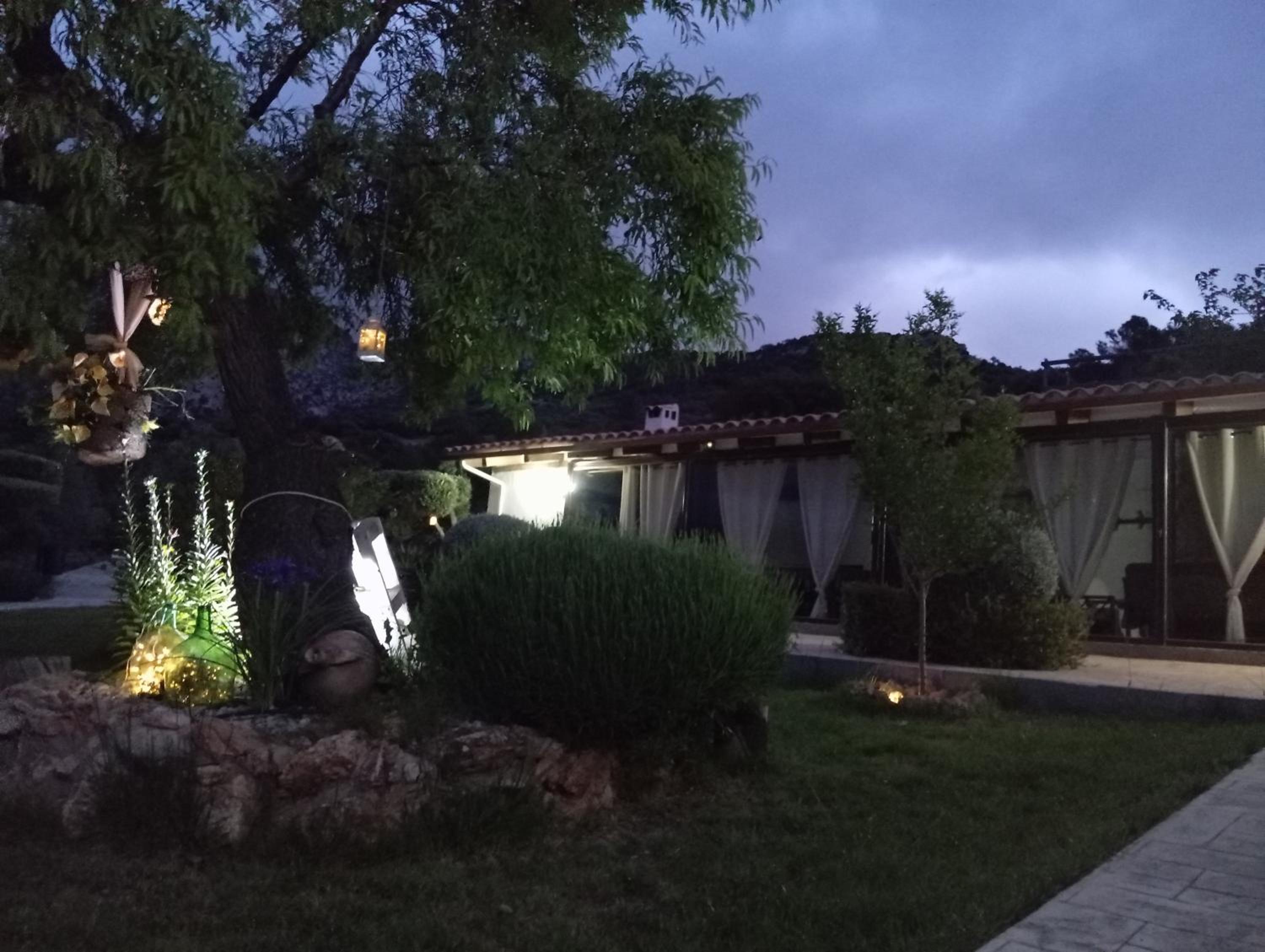 ENTRESIERRAS Apartamentos rurales con chimenea, barbacoa y espacio para eventos